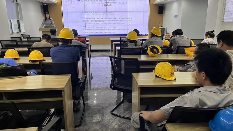 小标题：误区一：片面追求低价课程