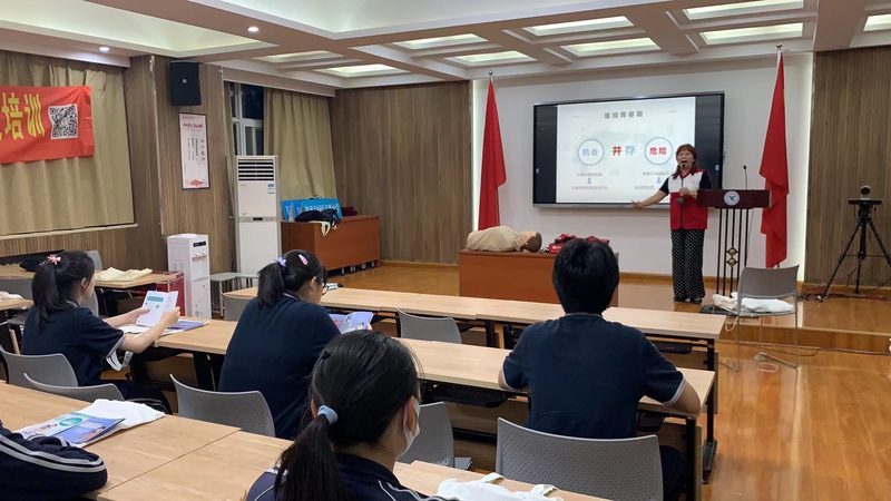 在线教育平台与传统课堂：优劣对比解析